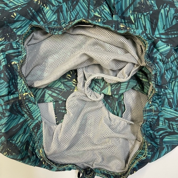 Columbia Men's Super Backcast Swim Shorts in Tranquil Teal Palm Leaf Print; XXL - Picture 5 of 13